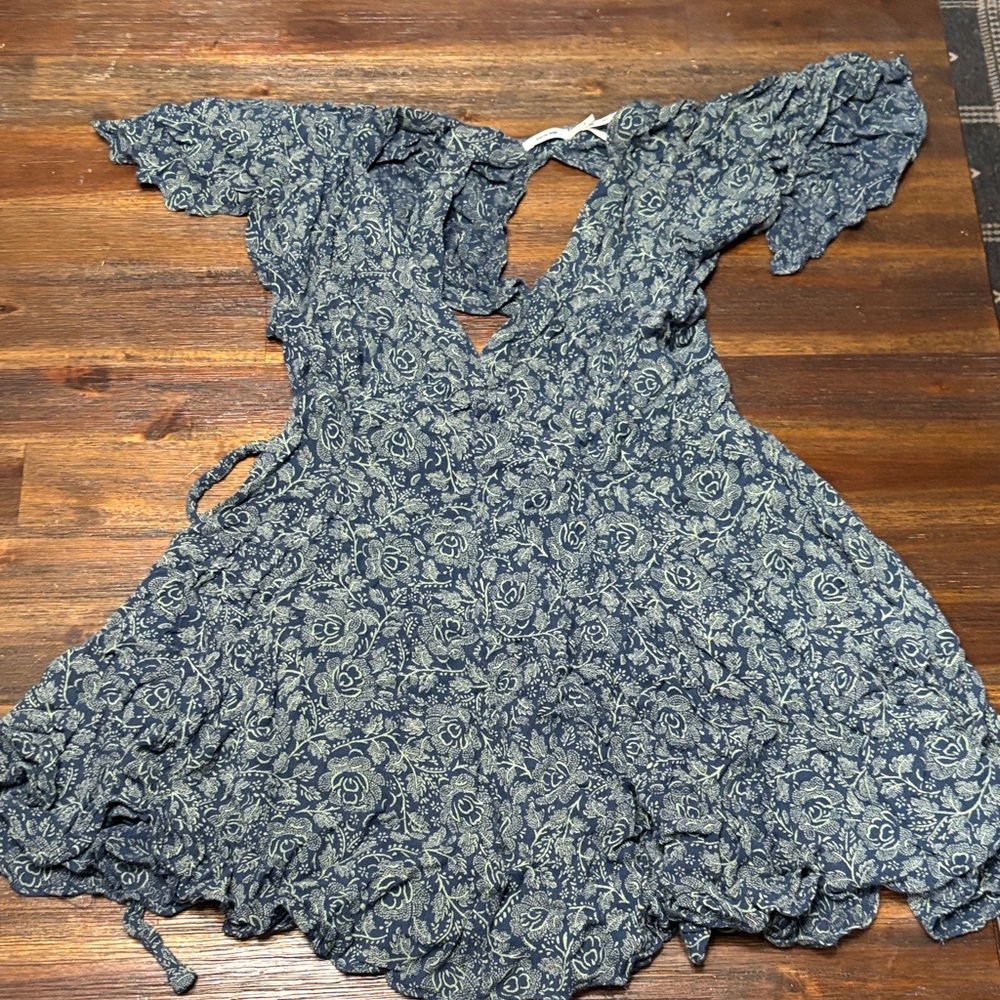 Kimchi Blue Paisley Navy and Green Dress Size Small